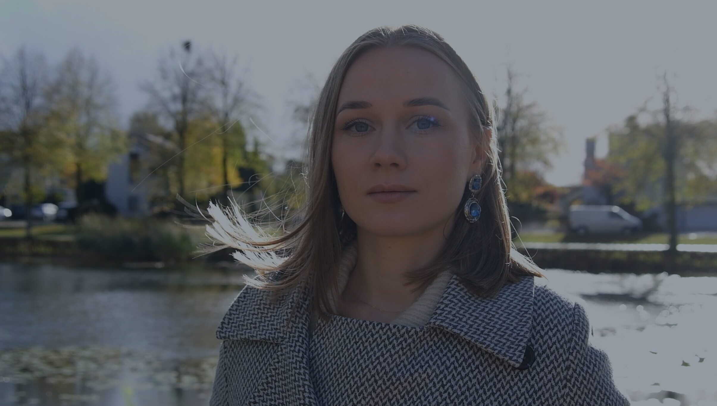 Minidocu: Between Two Worlds